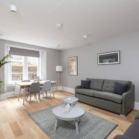 Joivy Luxurious 2Br Home Near Haymarket Station เอดินบะระ ภายนอก รูปภาพ