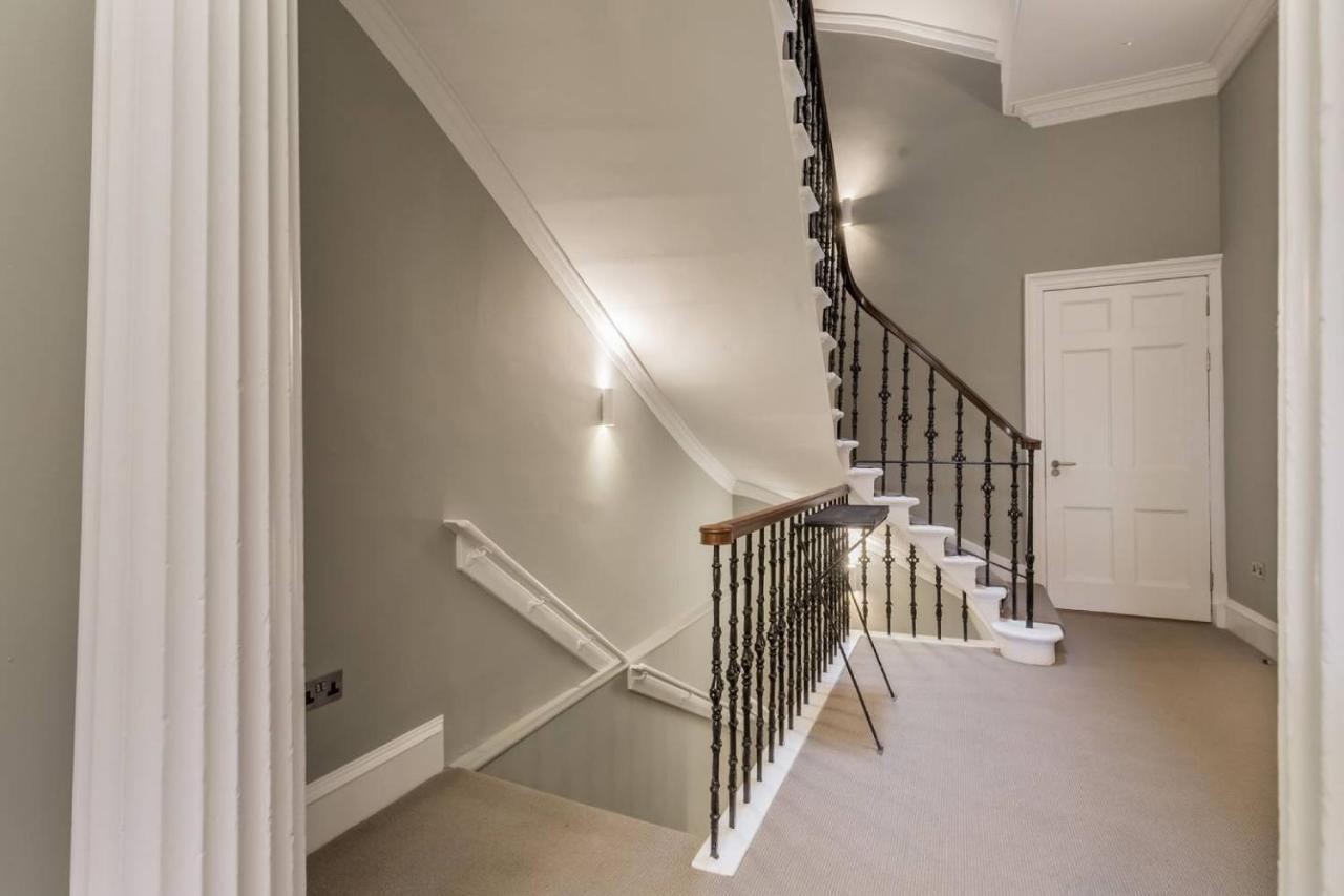 Joivy Luxurious 2Br Home Near Haymarket Station เอดินบะระ ภายนอก รูปภาพ