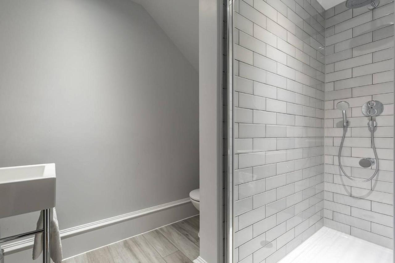 Joivy Luxurious 2Br Home Near Haymarket Station เอดินบะระ ภายนอก รูปภาพ