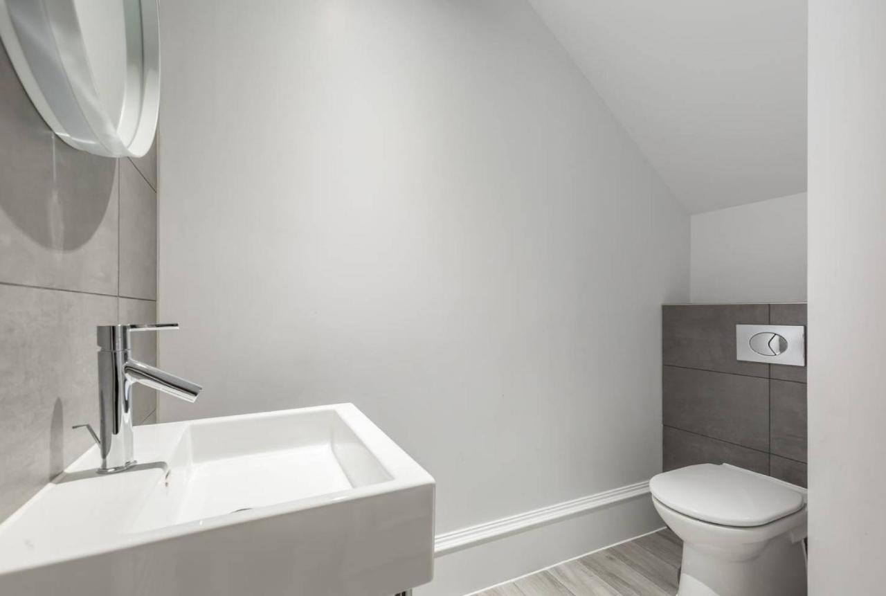 Joivy Luxurious 2Br Home Near Haymarket Station เอดินบะระ ภายนอก รูปภาพ